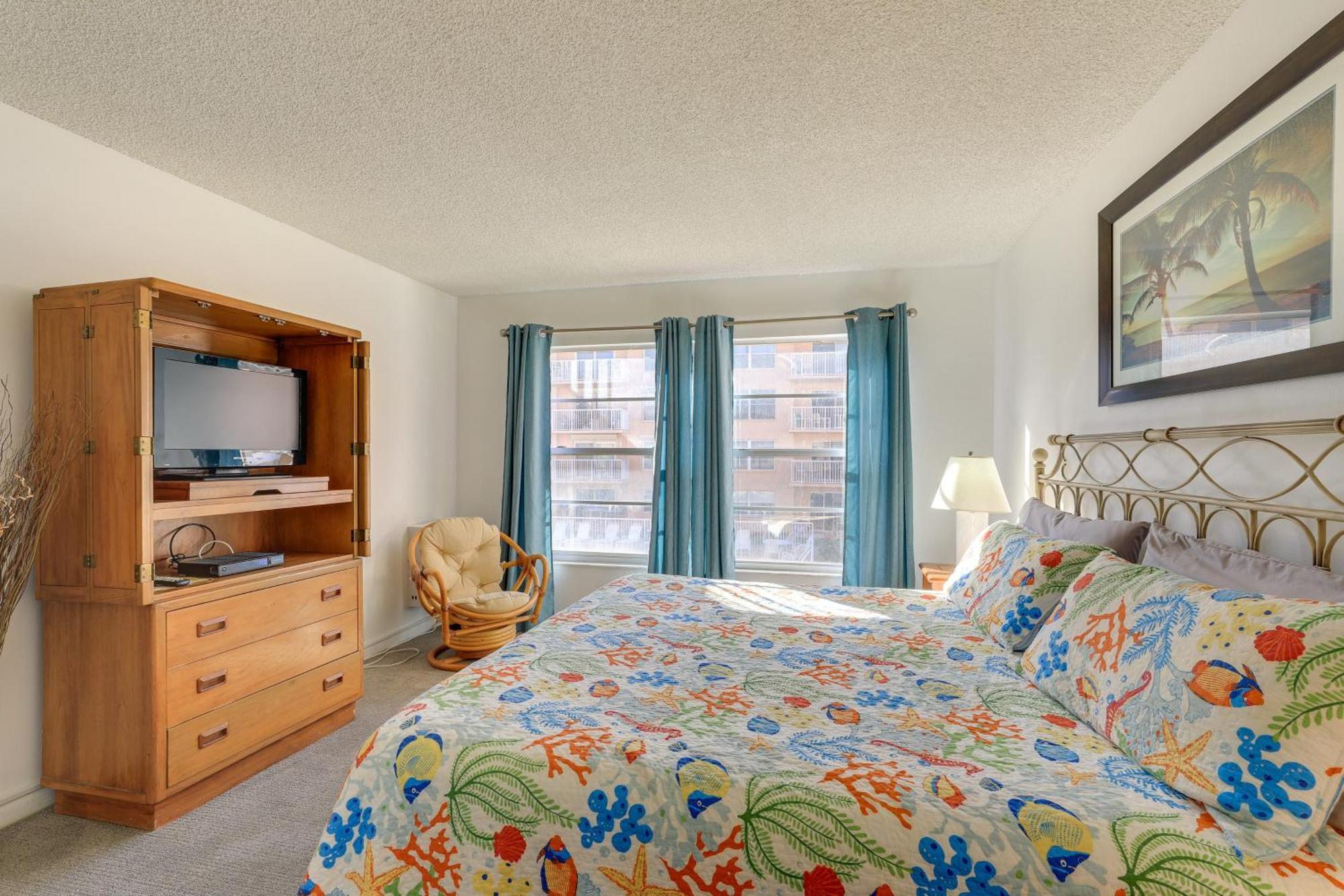 Central Cocoa Beach Condo With View, Steps To Beach! Esterno foto