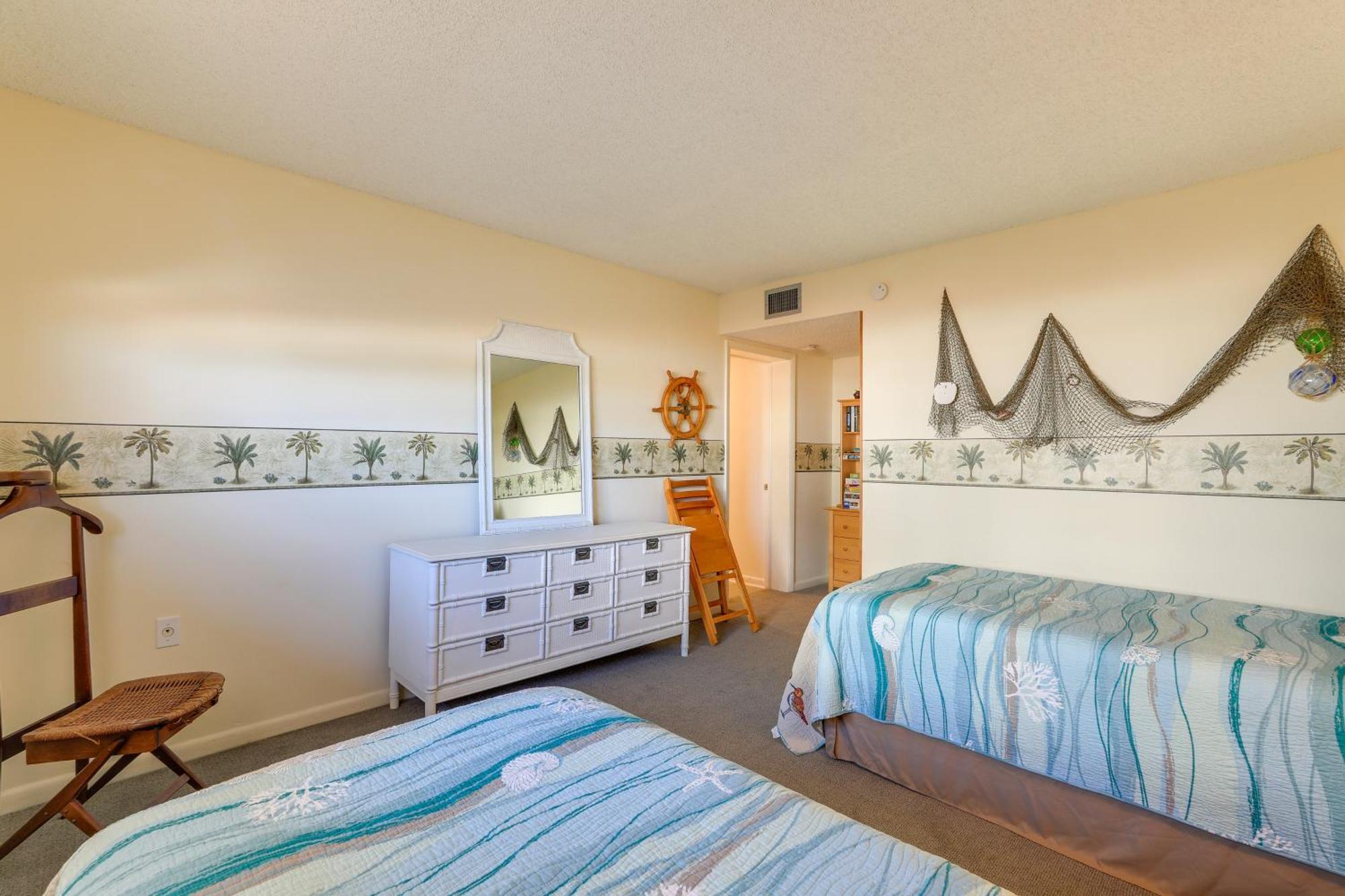 Central Cocoa Beach Condo With View, Steps To Beach! Esterno foto