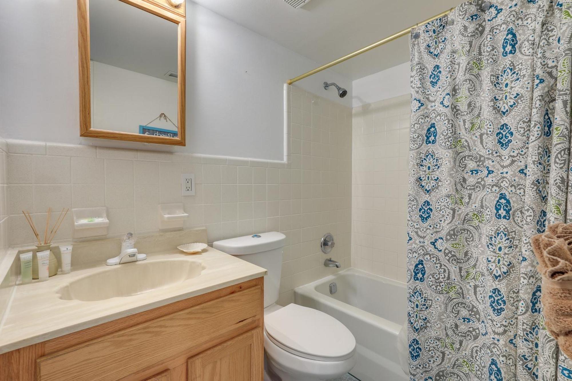 Central Cocoa Beach Condo With View, Steps To Beach! Esterno foto
